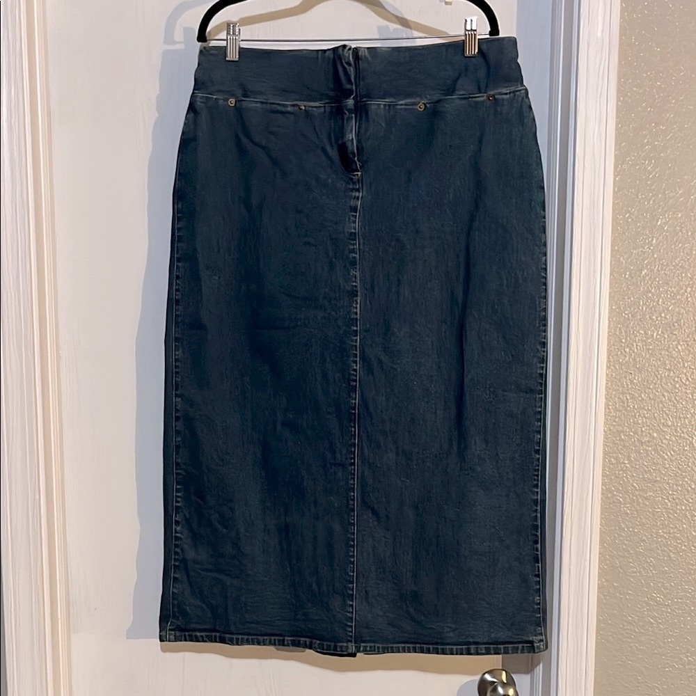 Evan Picone Dark Blue Stretch Denim Skirt Size 14